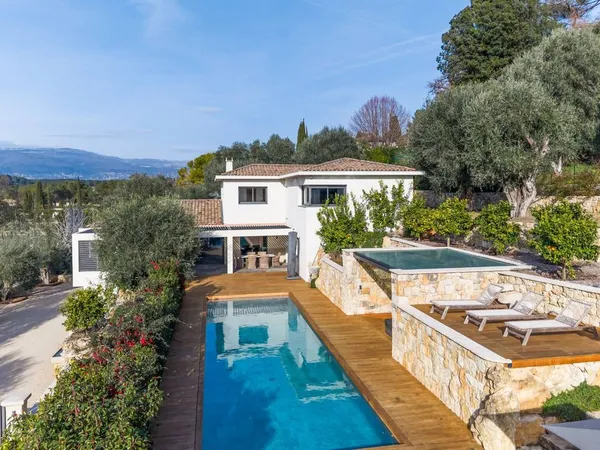 Villa 6 pièces 283 m²