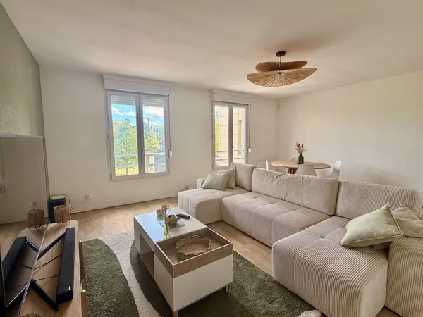 À 1 MIN GARE REIMS — GRAND T2 59 M² RÉNOVÉ