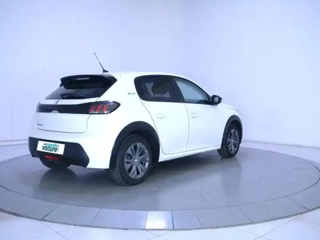 Peugeot 208 electrique 50 kwh 136ch — photo 5