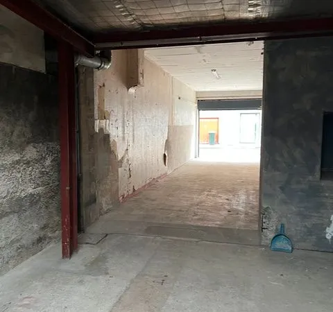 Local de stockage / garage 86 m² - Villeurbanne République - accès véhicules