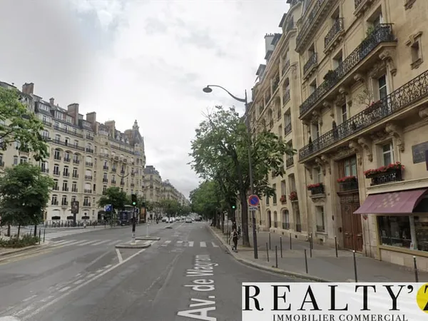 Boutique 2 pièces 168 m²