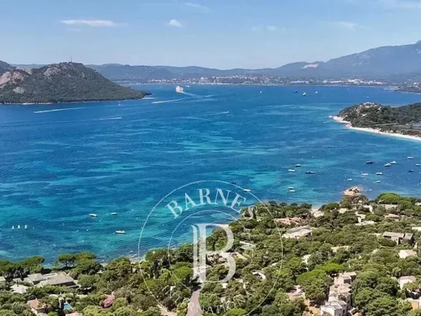 Porto-Vecchio, Domaine de Cala Rossa, villa à rénover avec vue m