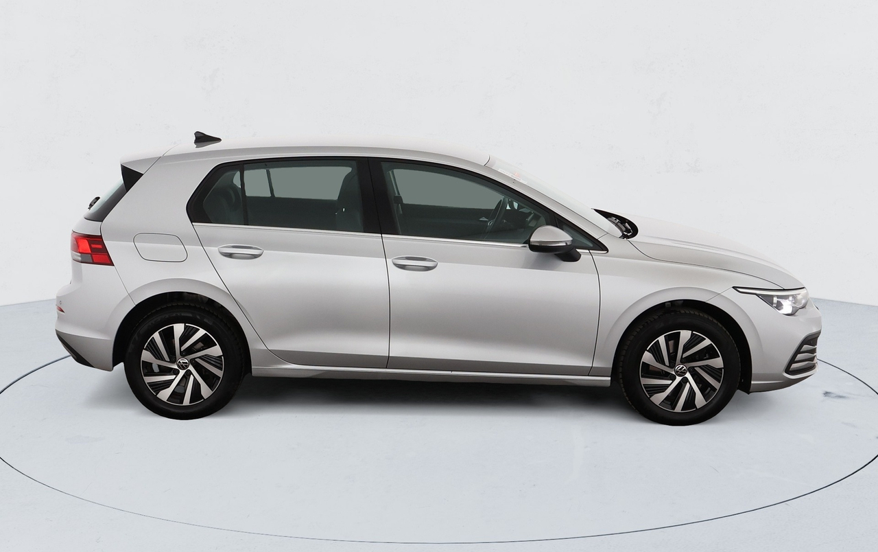 Volkswagen Golf 8 — photo 6