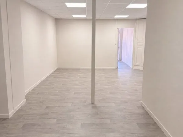 Local commercial 63 m² avec remise - Emplacement privilégié à Saint-Vallier