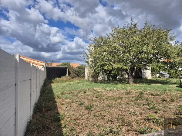 TERRAIN Constructible de 634 m2 partiellement viabilisé, CEN