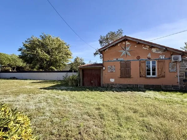 Terrain 729m2 , constructible , à 500 mètres des plages , à