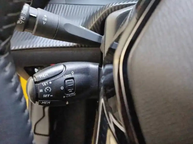 Peugeot 208 puretech 75 s&amp;s bvm5 — photo 56