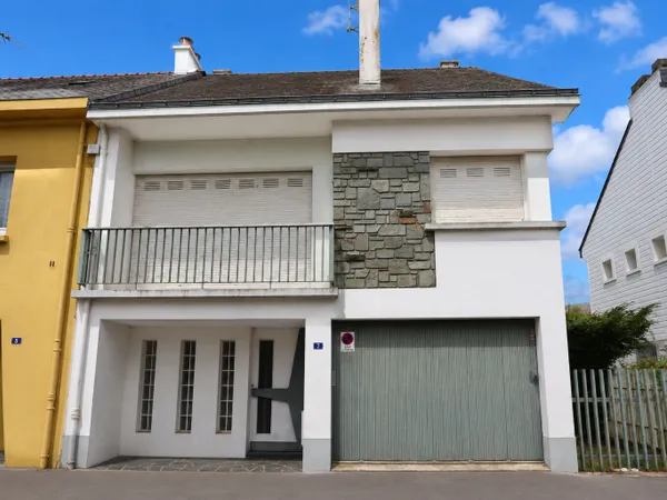 SAINT NAZAIRE Maison nantaise de 107 m² à rénover - 2 chambres - garage - jardin