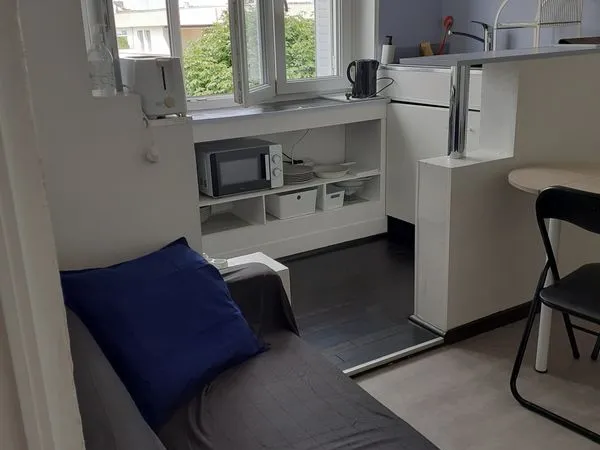 Appartement meublé lumineux 2 pièces 29.75m2 Voltaire
