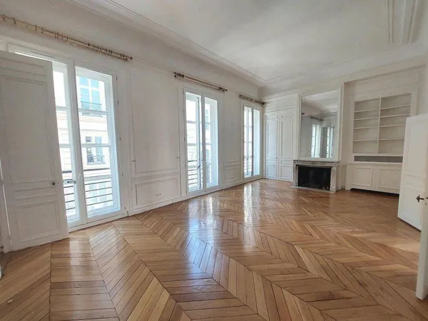 Appartement 7 pièces 256 m²
