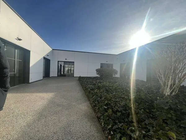 Local d'activité 436 m²