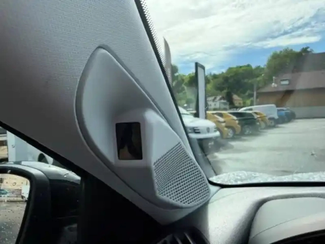 Peugeot 208 turbo 100 ch bvm6 — photo 22