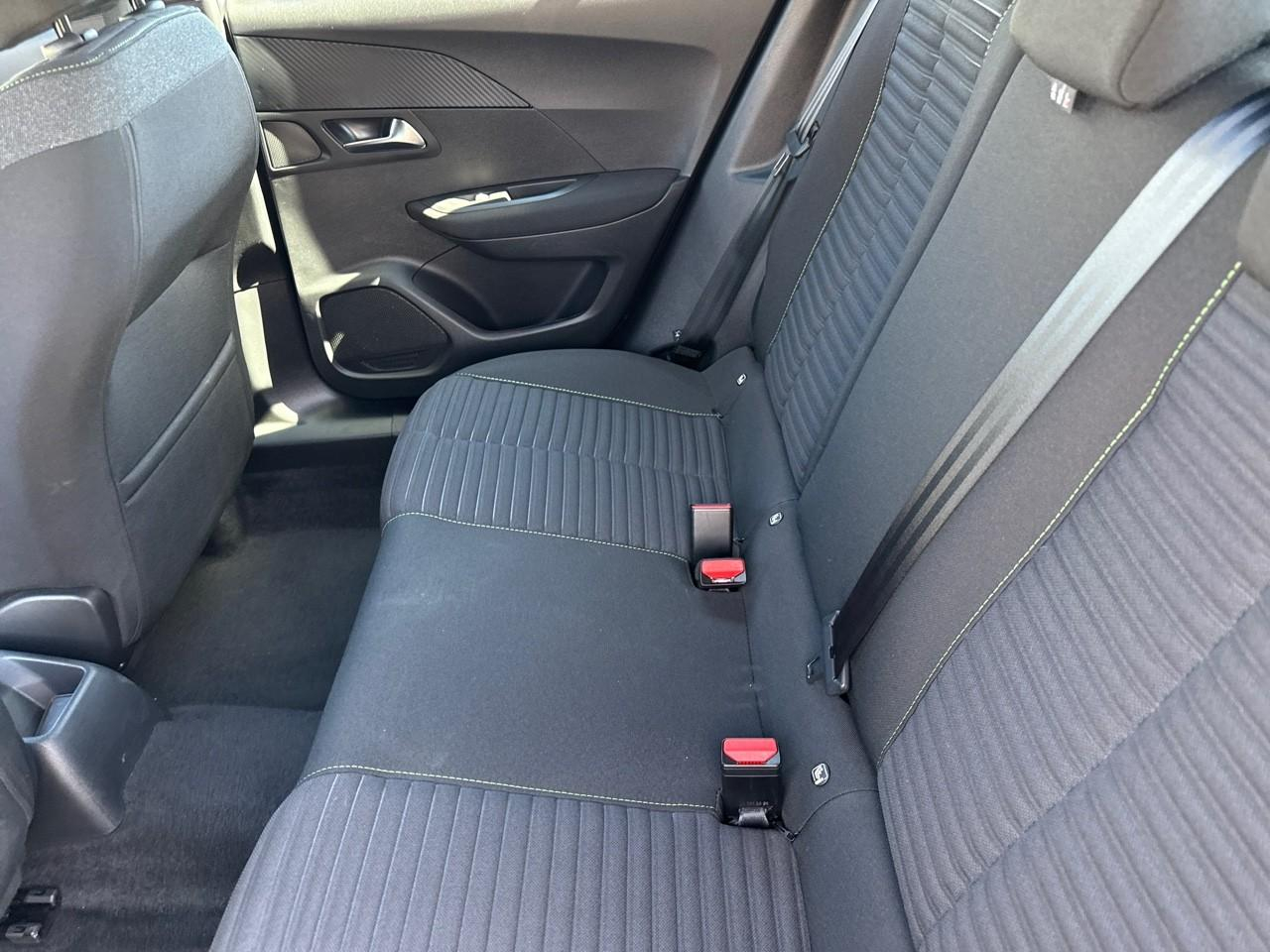 Peugeot 2008 1.2 puretech 100ch s&s active — photo 10