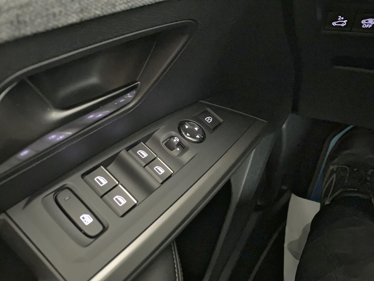 Peugeot 3008 hybrid 145 e-dcs6 gt — photo 20