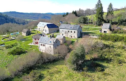 Propriété 17 pièces 83 m²