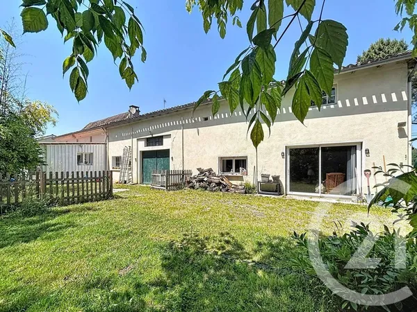 Maison 5 pièces 447 m²
