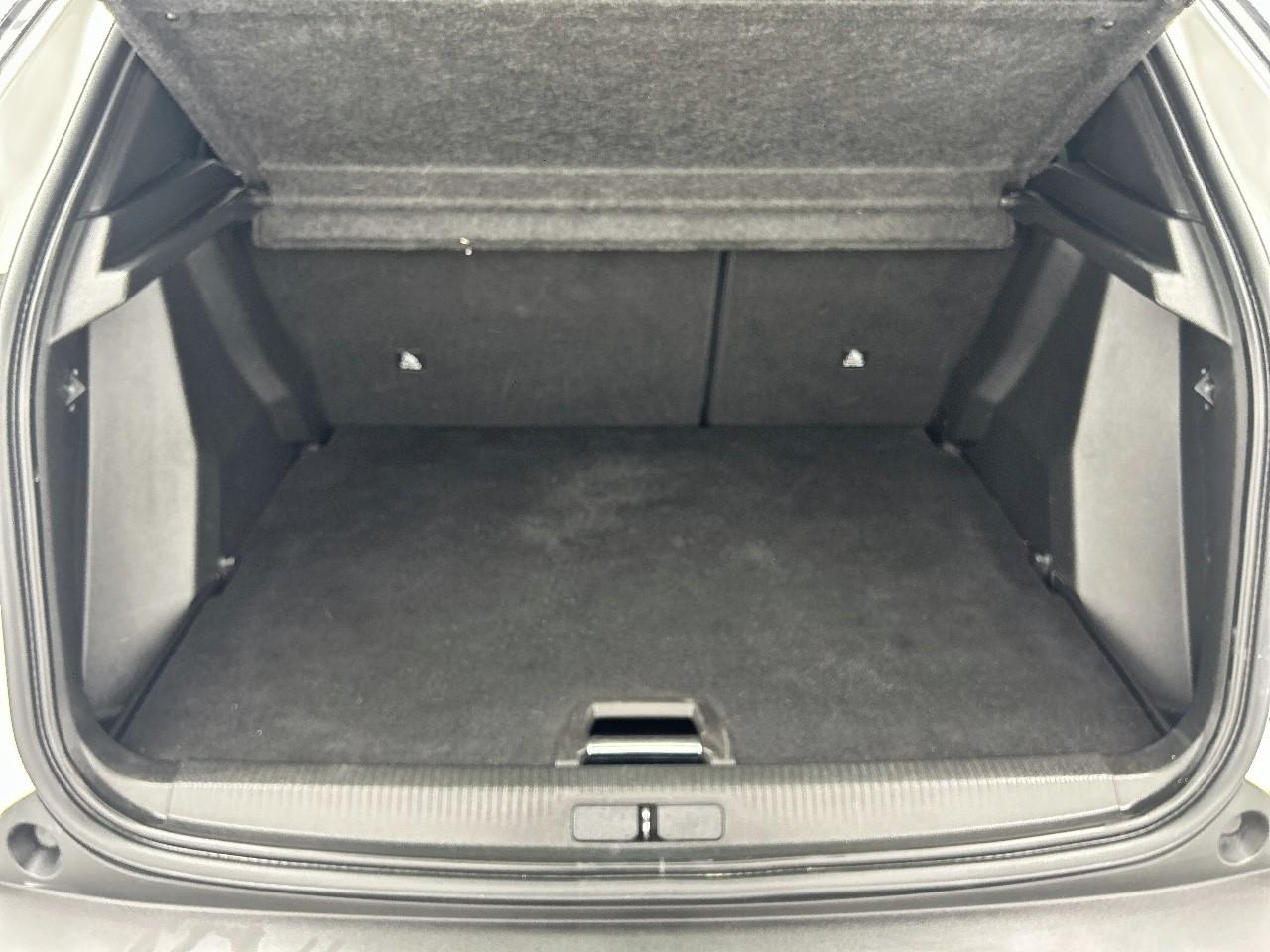 Peugeot 2008 puretech 130 s&s eat8 allure — photo 14