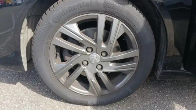 Peugeot 208 puretech 100 s&amp;s bvm6 — photo 13
