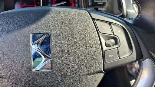 DS DS 5 1.6 THP 165 EAT6 - So Chic – 2016 – 61577 km – Essence – Boîte Automatique — photo 14