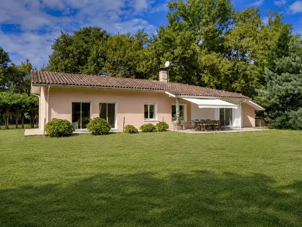 Maison de plain-pied 7 pièces 145 m²