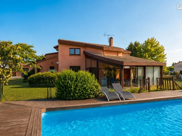 Maison 6 pièces 273 m²