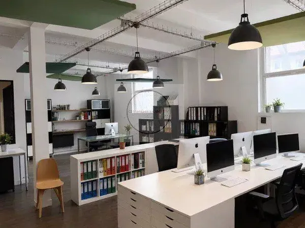Bureaux 1 pièce 157 m²