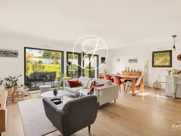 Rueil-Malmaison - CENTRE VILLE - Duplex de 117.15m² - 4 chambres