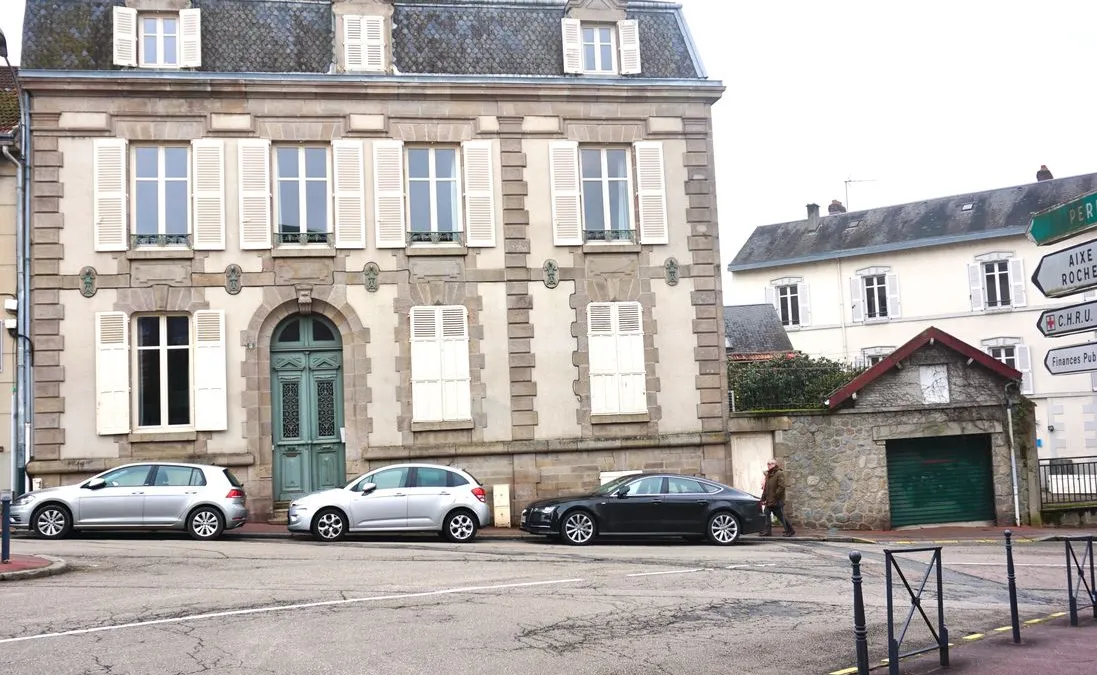 Photo 1