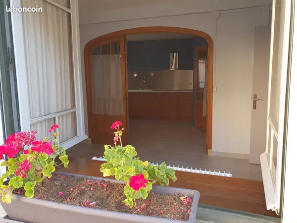 Location studio 28 m2 centre village