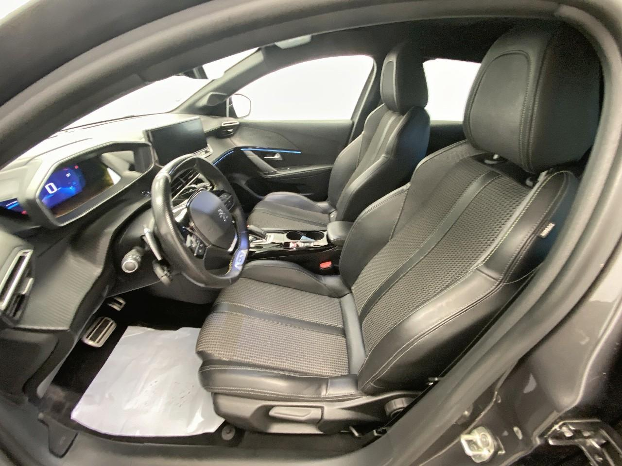 Peugeot 208 puretech 130 s&s eat8 gt — photo 9