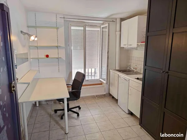 Studio 13m2 + 4m2 quartier Jourdain