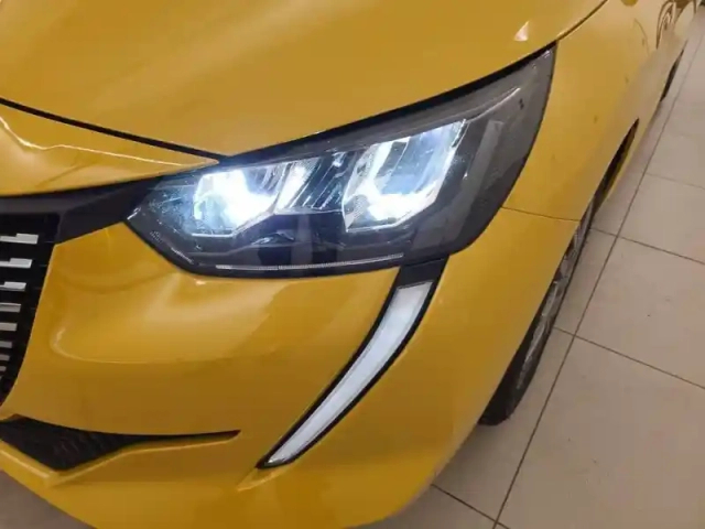Peugeot 208 puretech 75 s&amp;s bvm5 — photo 16