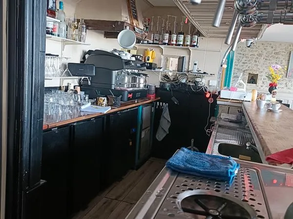 Restaurant bar