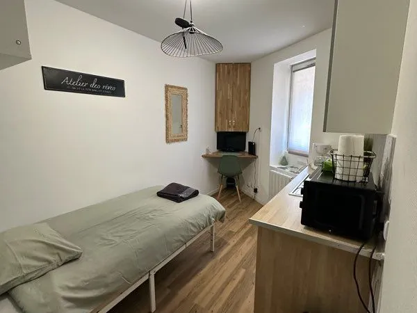 Studio meublé à louer 750/mois