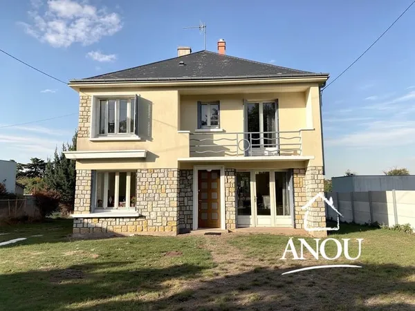 5 CHAMBRES, GARAGES ET GRAND TERRAIN