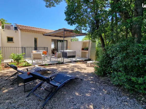Villa meublée 80m² - 2 chambres + bureau - Jardin - Octobre à avril