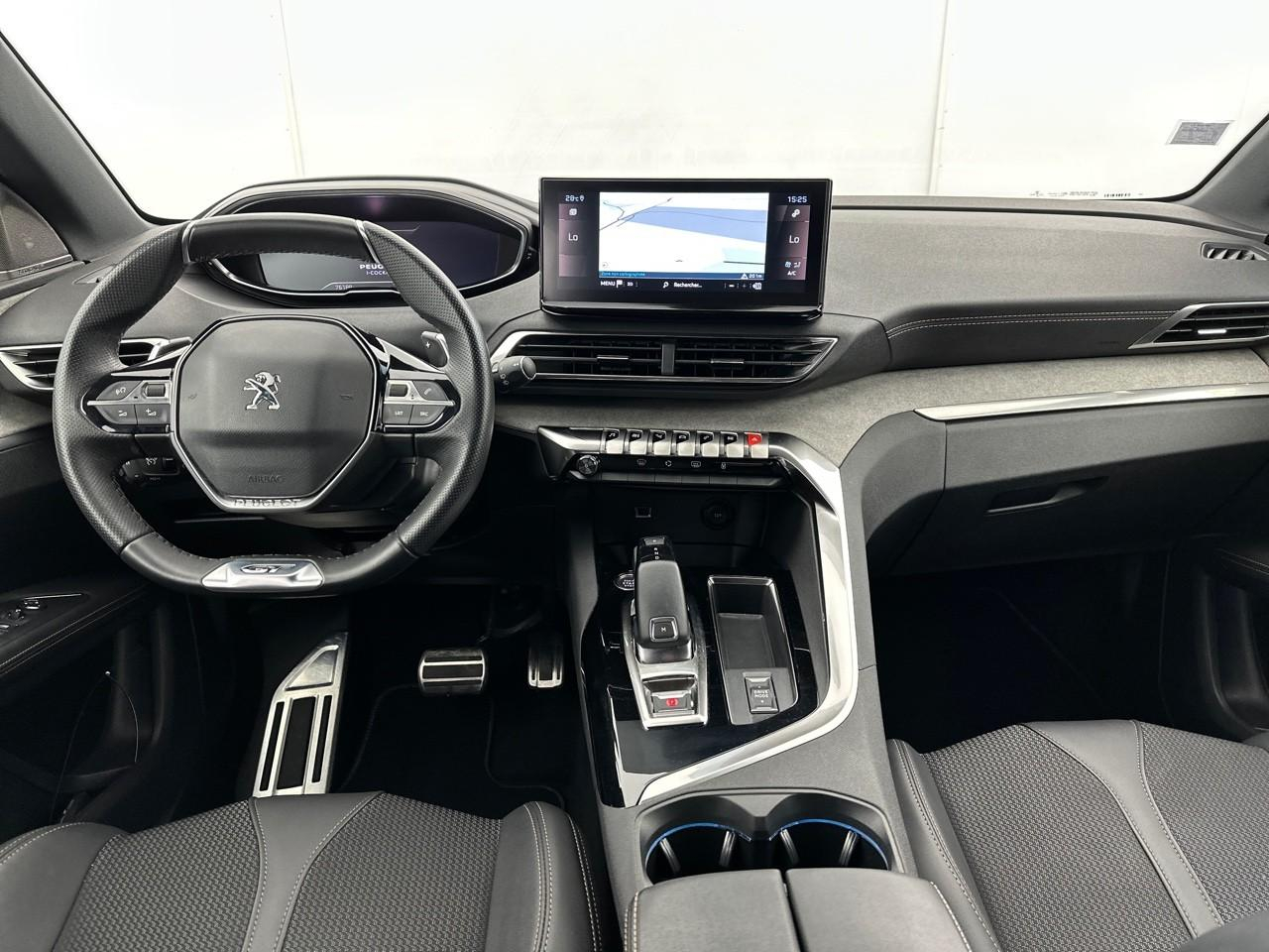 Peugeot 3008 puretech 130ch s&s eat8 gt — photo 11