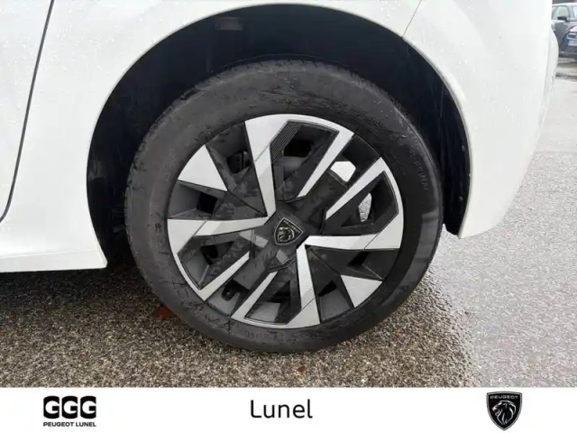 Peugeot 208 puretech 100 s&amp;s bvm6 — photo 11
