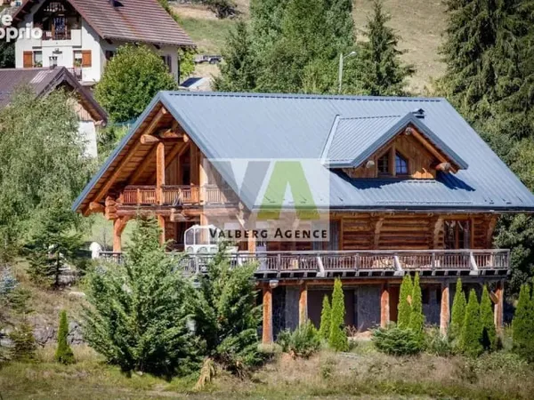 Chalet d'exception en rondins au pied des pistes