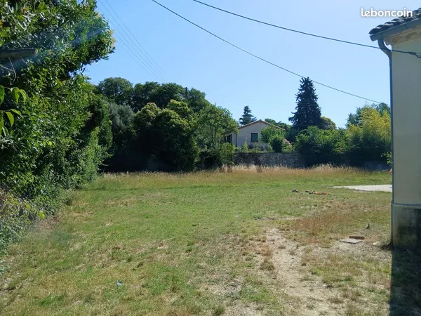 Terrain 850 m² Sauve