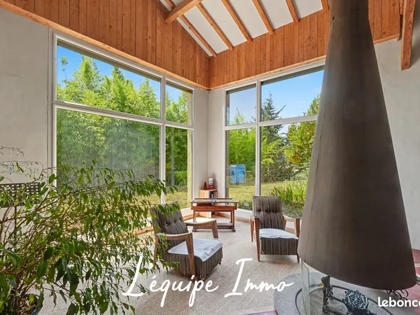 Propriété 8 pièces 299 m²