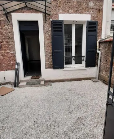 Appartement 1 pièce 28m² RDC sur jardinet