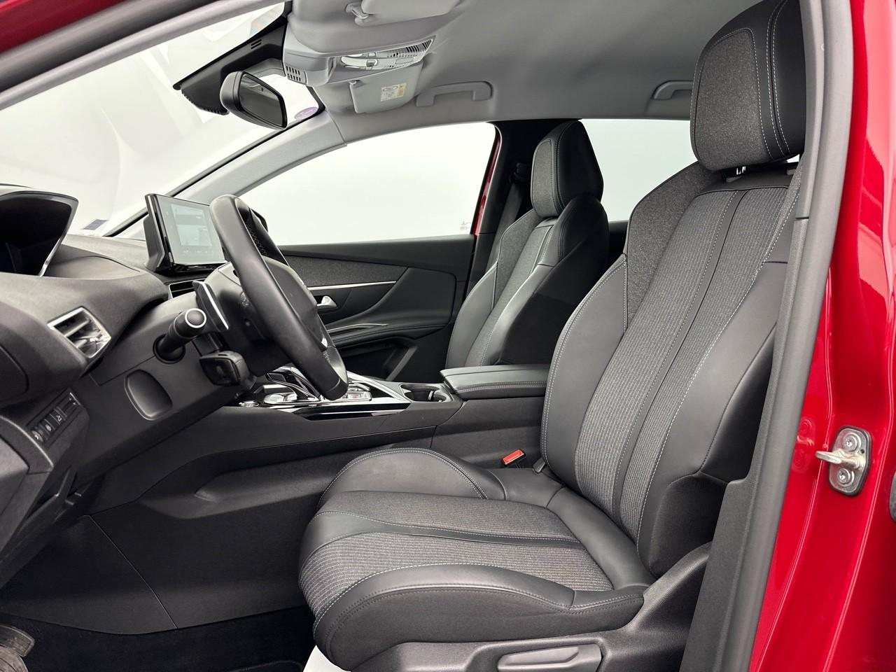 Peugeot 3008 puretech 130ch s&s eat8 allure pack — photo 9