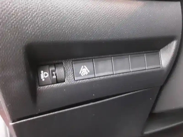 Peugeot 208 electrique 50 kwh 136ch — photo 52