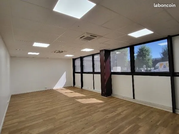 Local professionnel 44 m² à louer - ZA de Courtaboeuf / Paris-Saclay