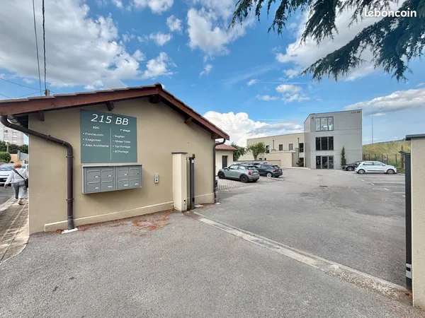 Loue local commercial 60m²