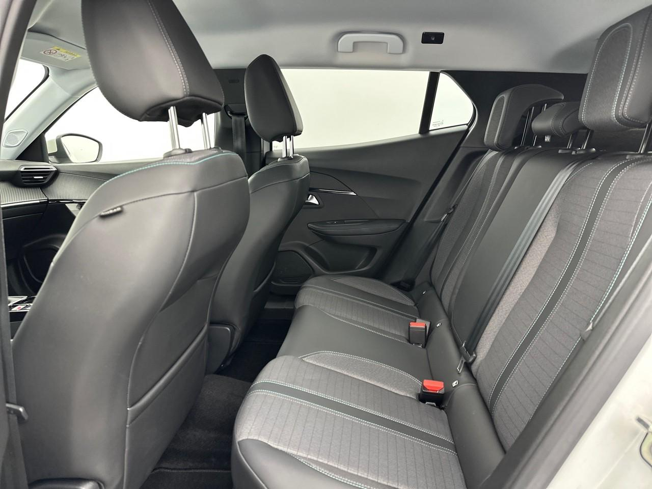 Peugeot 2008 puretech 100 s&s bvm6 allure — photo 12