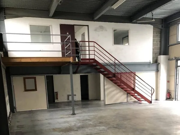 Local d'activité 471 m²