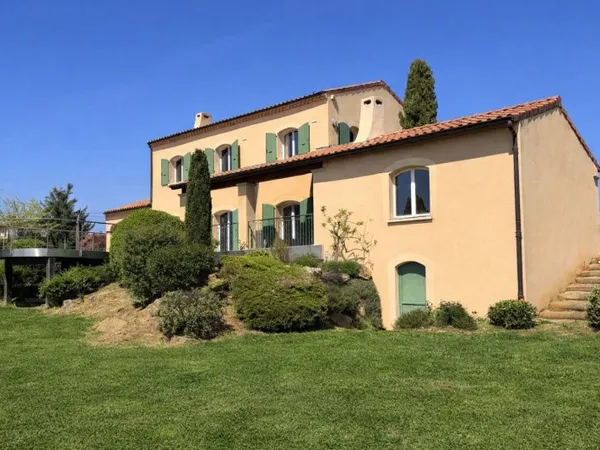 EXCLUSIVITÉ À QUELQUES MINUTES D'ANNONAY, UN BIEN RARE AU CŒUR