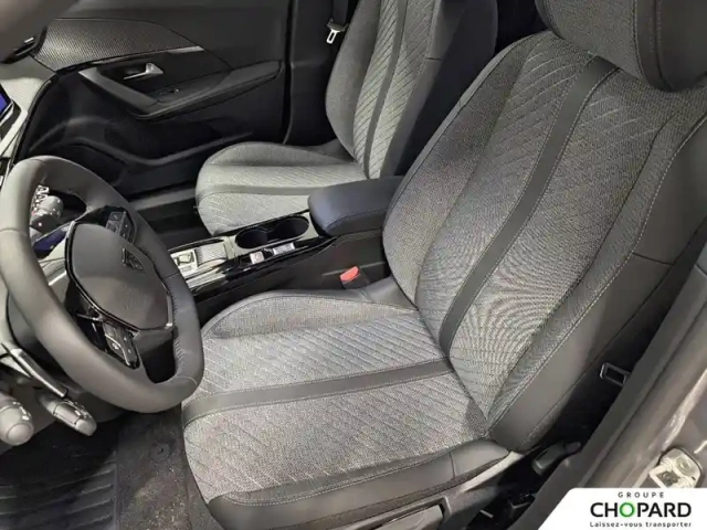 Peugeot 2008 hybrid 145 e-dcs6 — photo 9